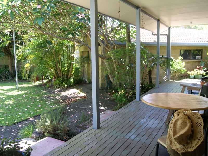 23 Berrimbillah Court, Ocean Shores NSW 2483