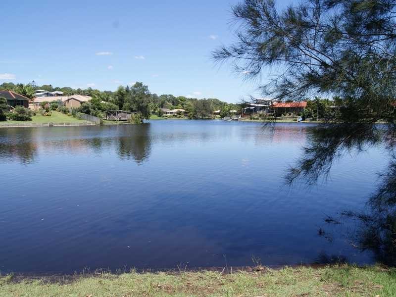 23 Berrimbillah Court, Ocean Shores NSW 2483