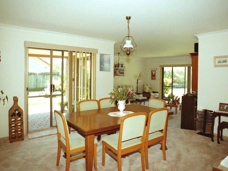 17 Berrimbillah Court, Ocean Shores NSW 2483