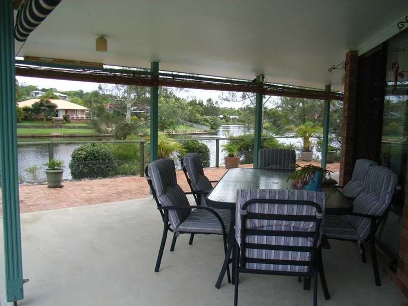 26 Berrimbillah Court, Ocean Shores NSW 2483