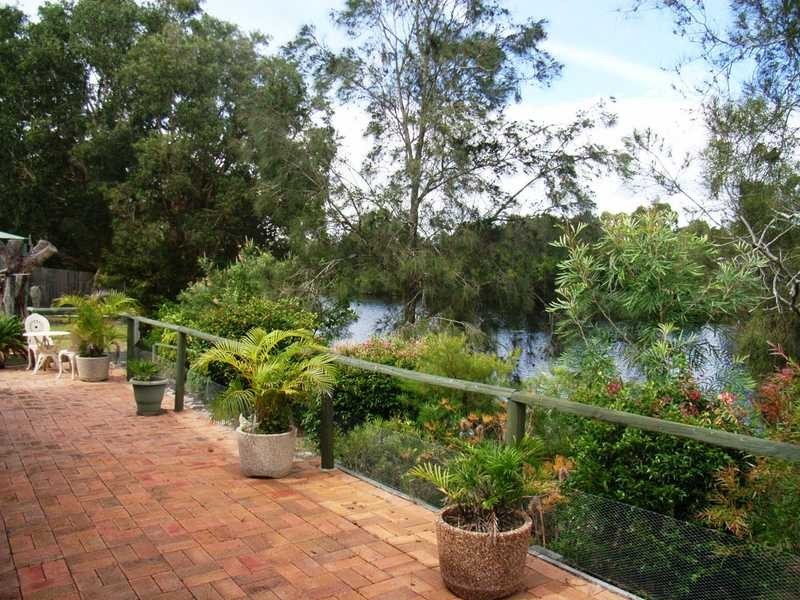 26 Berrimbillah Court, Ocean Shores NSW 2483