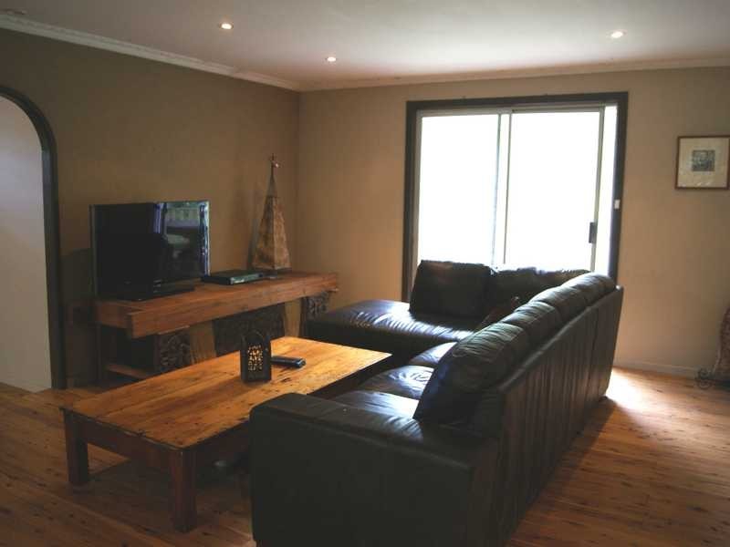 20 Rajah Road, Ocean Shores NSW 2483