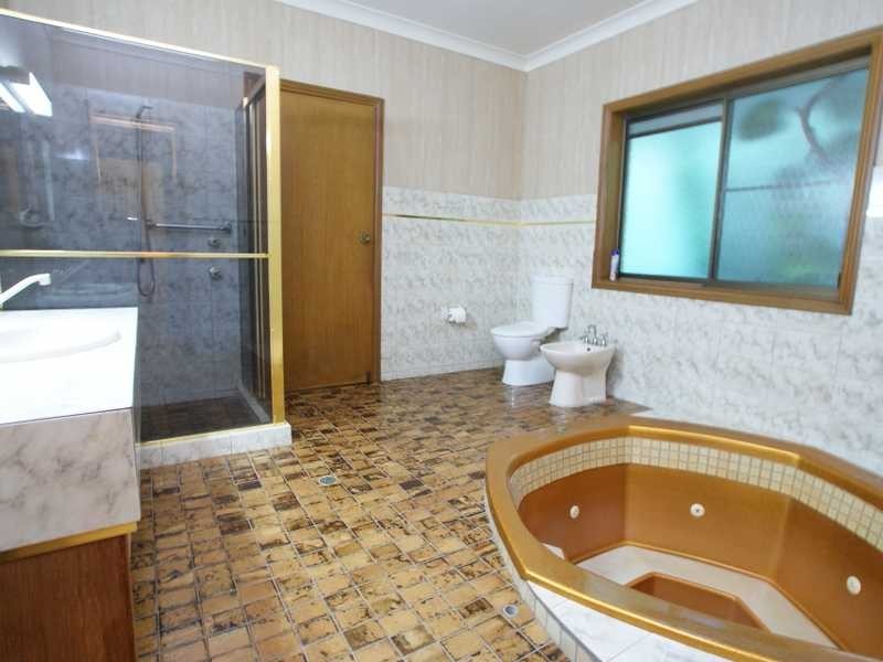 15 Yamble Drive, Ocean Shores NSW 2483