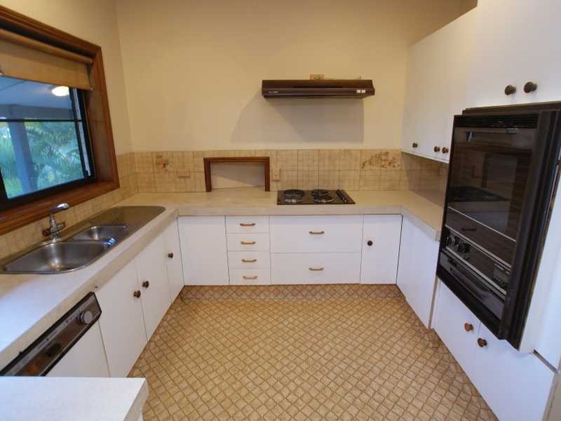 15 Yamble Drive, Ocean Shores NSW 2483