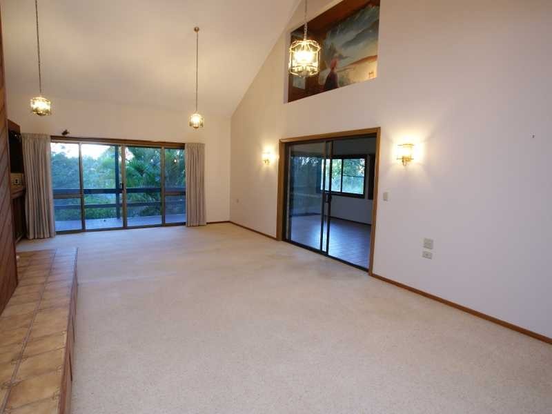 15 Yamble Drive, Ocean Shores NSW 2483