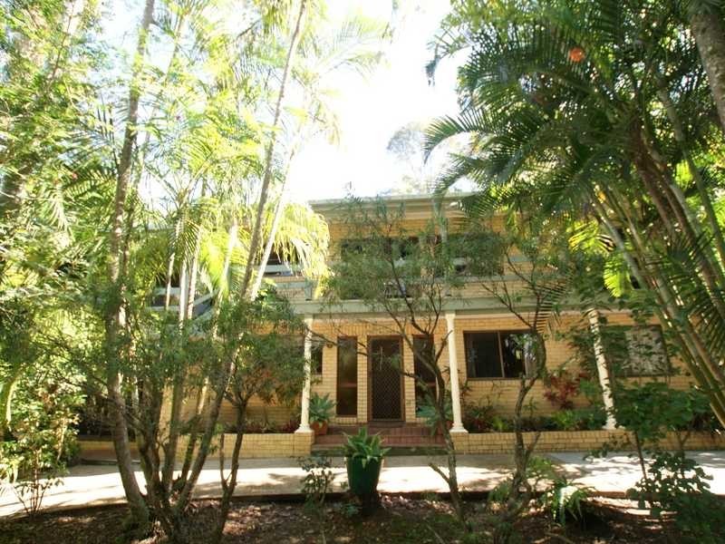 15 Yamble Drive, Ocean Shores NSW 2483