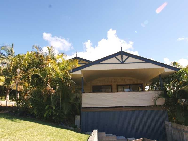 25 Coomburra Crescent, Ocean Shores NSW 2483