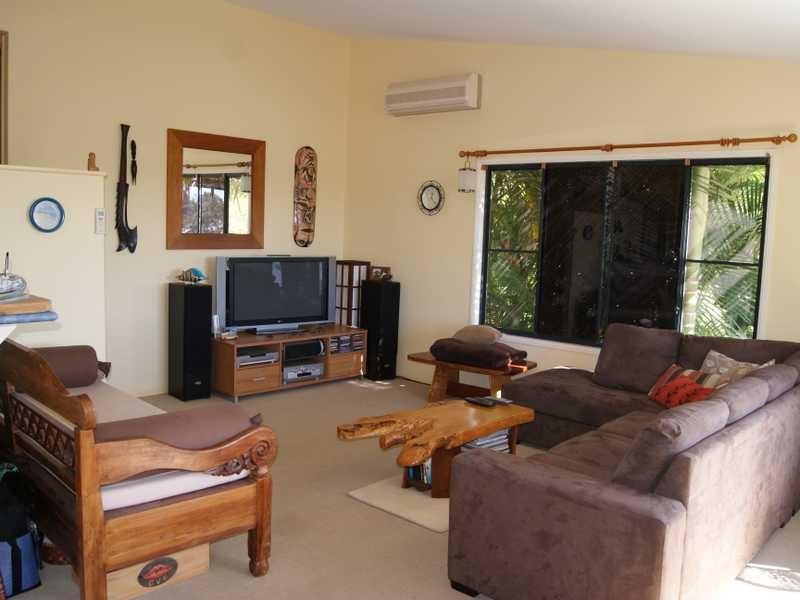 25 Coomburra Crescent, Ocean Shores NSW 2483