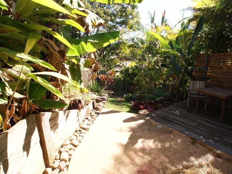 25 Coomburra Crescent, Ocean Shores NSW 2483