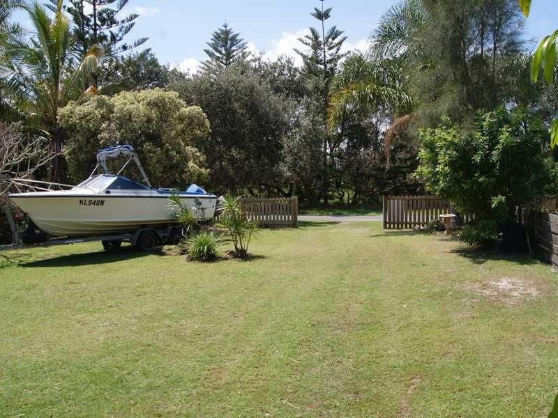 14 Pacific Esplanade, South Golden Beach NSW 2483