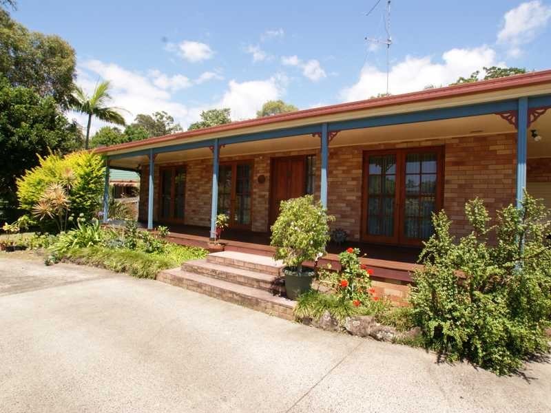 33 Coomburra Crescent, Ocean Shores NSW 2483