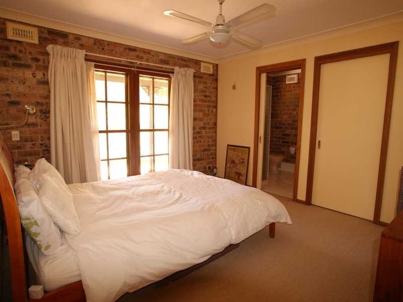 33 Coomburra Crescent, Ocean Shores NSW 2483