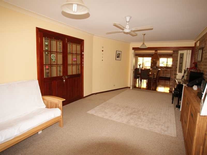 33 Coomburra Crescent, Ocean Shores NSW 2483