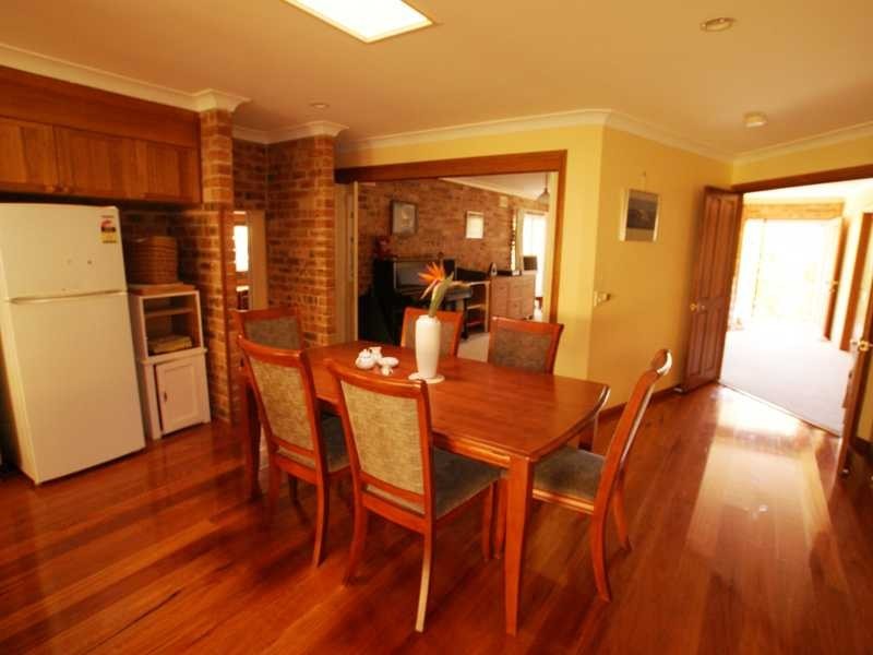 33 Coomburra Crescent, Ocean Shores NSW 2483