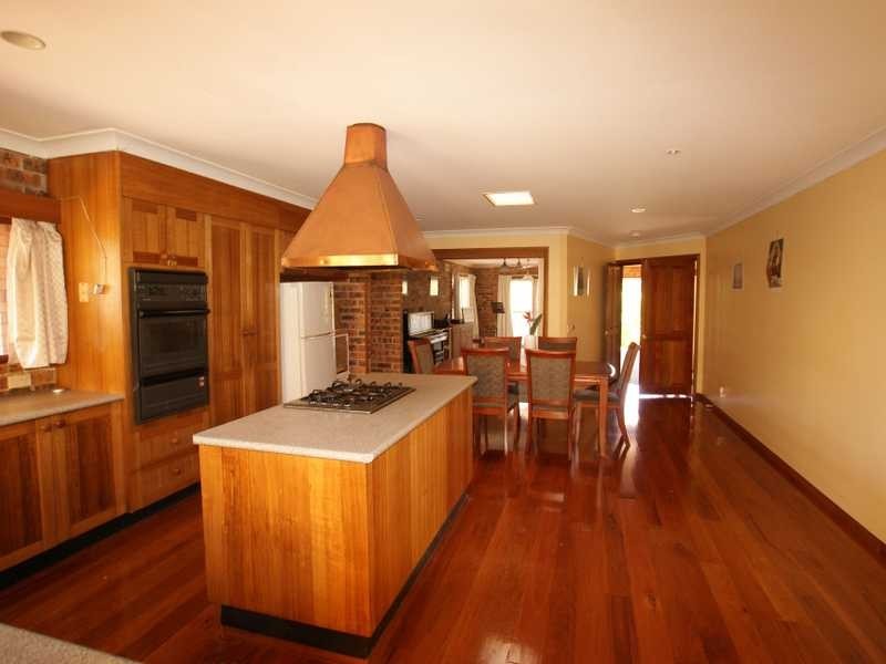 33 Coomburra Crescent, Ocean Shores NSW 2483