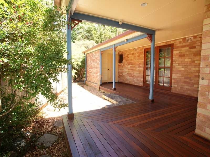 33 Coomburra Crescent, Ocean Shores NSW 2483