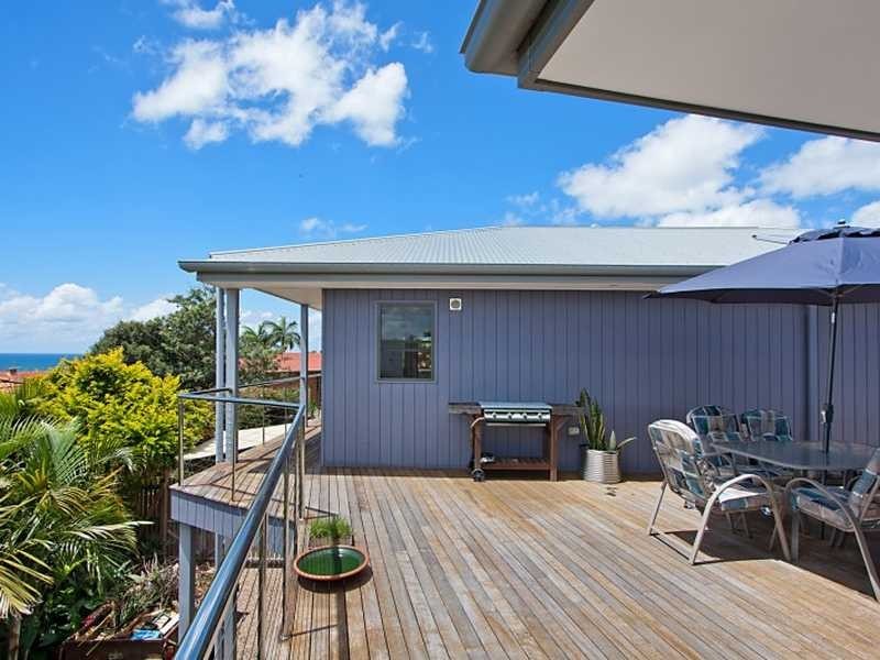 3 Wirruna Avenue, Ocean Shores NSW 2483