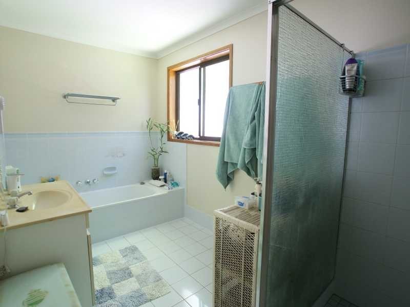 5 Gibingbell Close, Ocean Shores NSW 2483