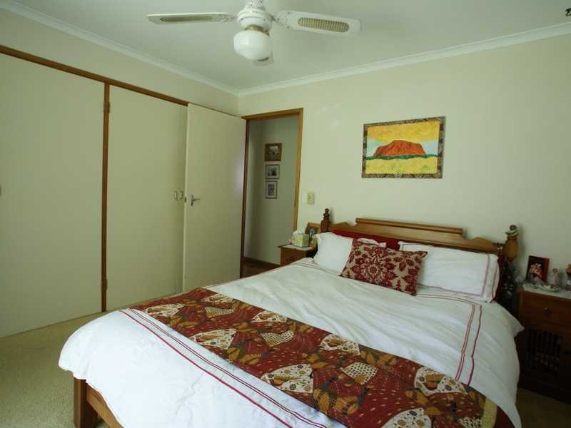 5 Gibingbell Close, Ocean Shores NSW 2483