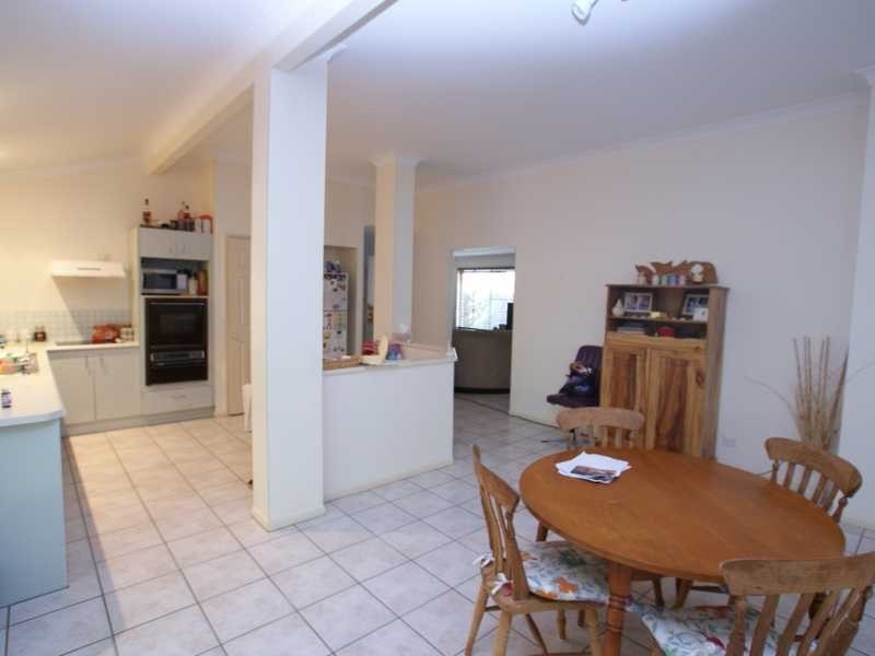 5 Eloura Court, Ocean Shores NSW 2483