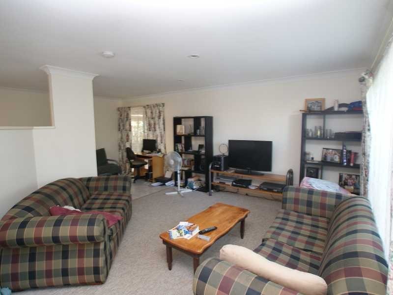 5 Eloura Court, Ocean Shores NSW 2483