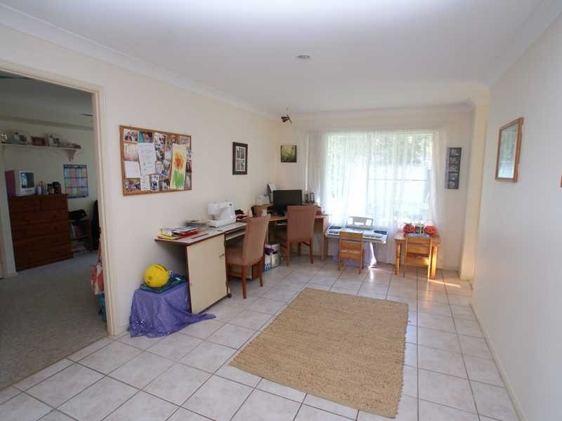 5 Eloura Court, Ocean Shores NSW 2483