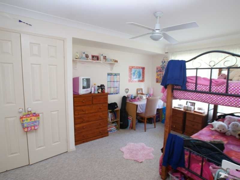 5 Eloura Court, Ocean Shores NSW 2483