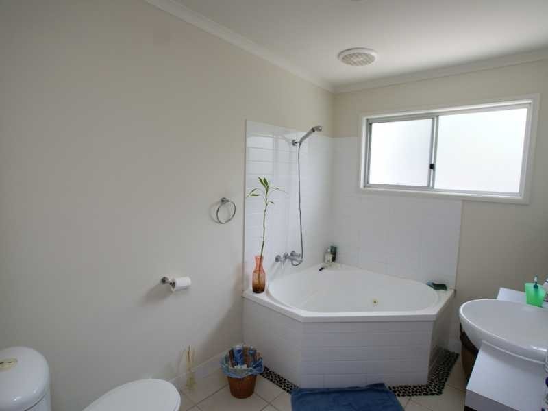 1/1 Boondoon Crescent, Ocean Shores NSW 2483