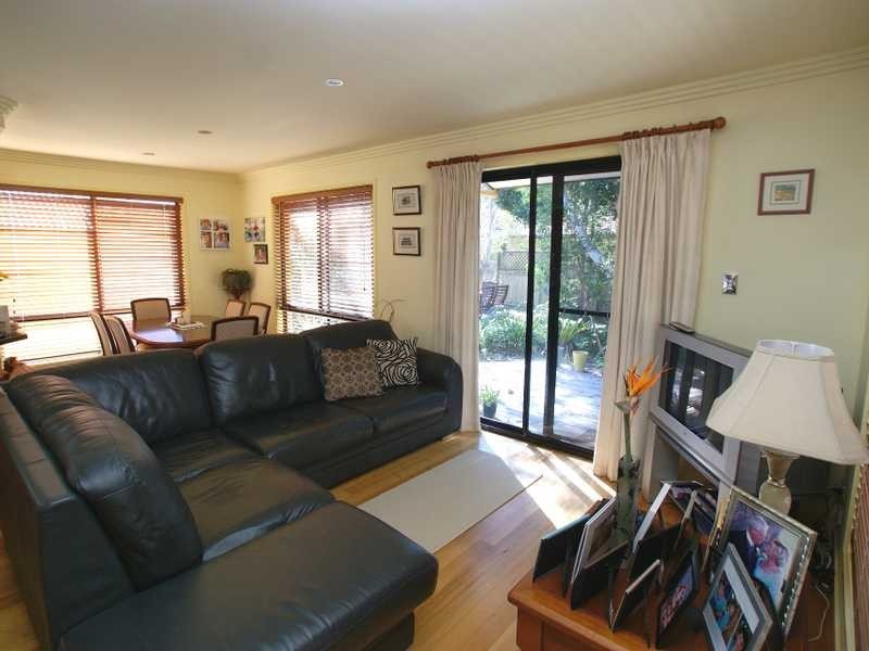 1 Barkala Court, Ocean Shores NSW 2483