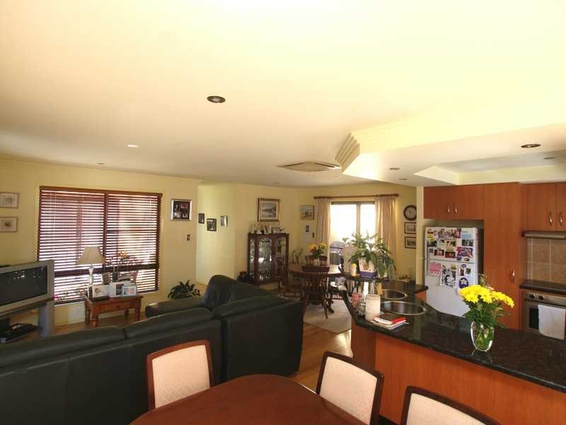 1 Barkala Court, Ocean Shores NSW 2483