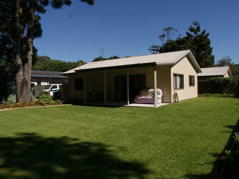 13B Boondoon Crescent, Ocean Shores NSW 2483