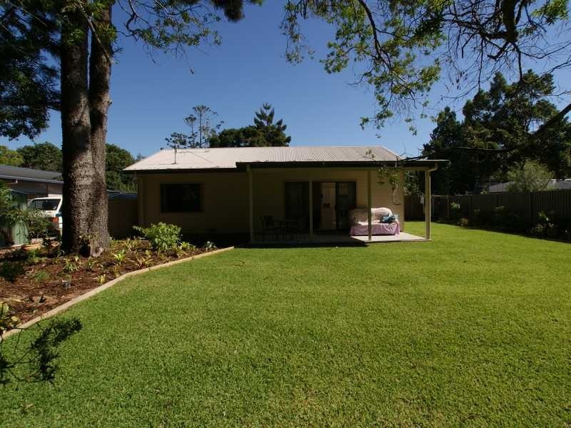 13B Boondoon Crescent, Ocean Shores NSW 2483