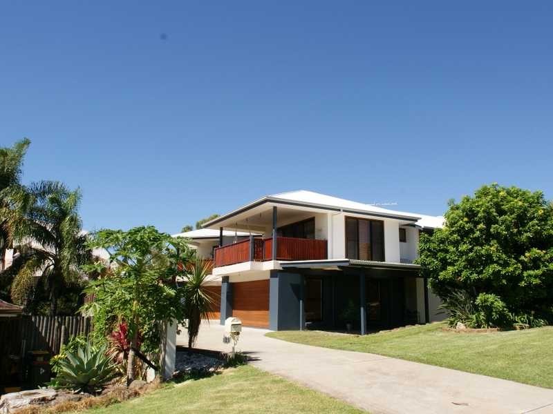 1/25 Yallakool Drive & 2/22 Jarrah Crescent, Ocean Shores NSW 2483