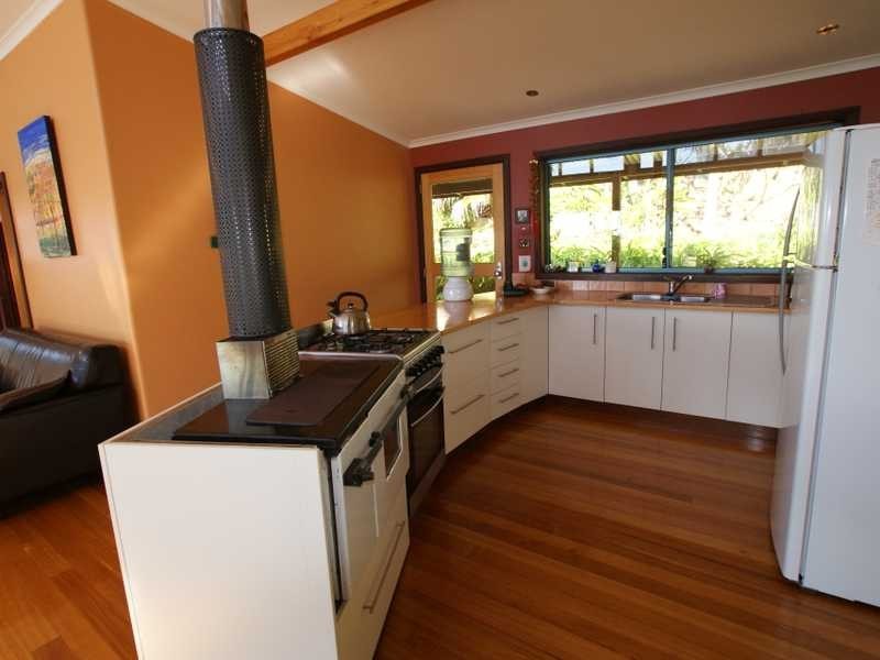 29 Yamble Drive, Ocean Shores NSW 2483