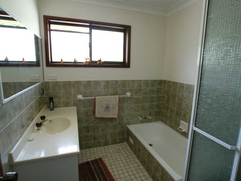 1 Matong Drive, Ocean Shores NSW 2483