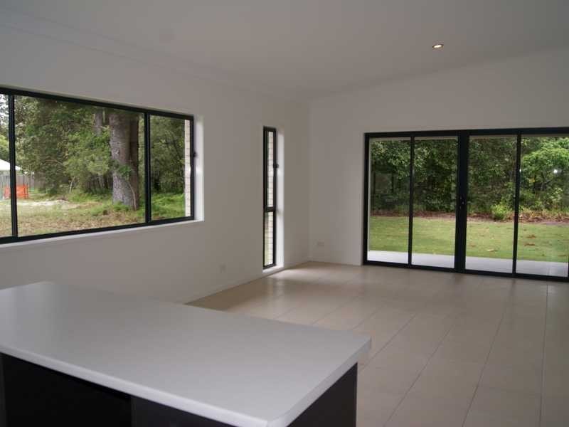 2/15 Boondoon Crescent, Ocean Shores NSW 2483