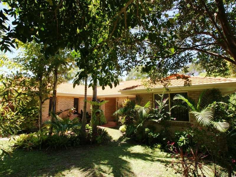 44 Balemo Drive, Ocean Shores NSW 2483