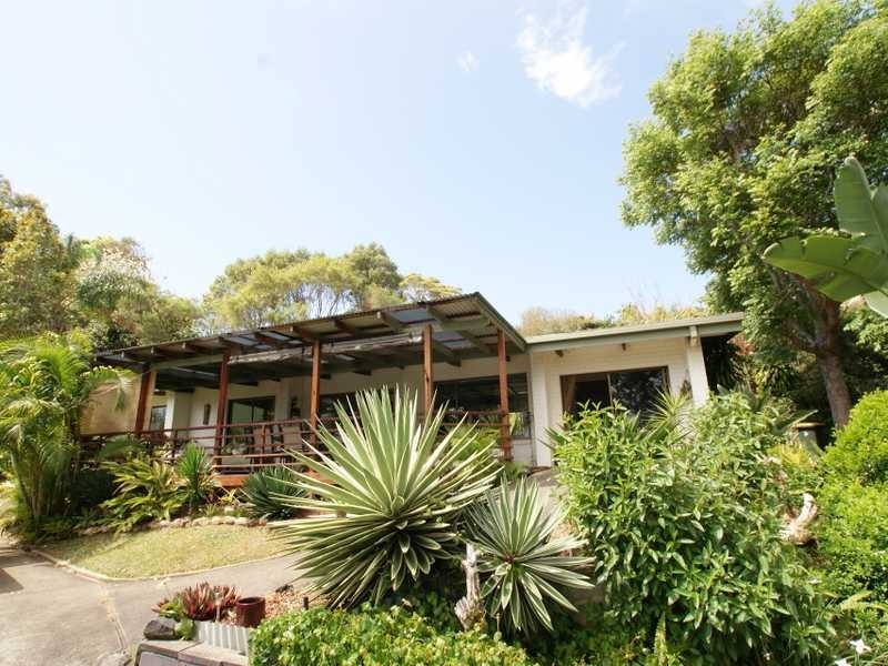 4 Narooma Drive, Ocean Shores NSW 2483