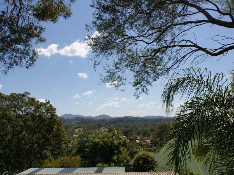 4 Narooma Drive, Ocean Shores NSW 2483