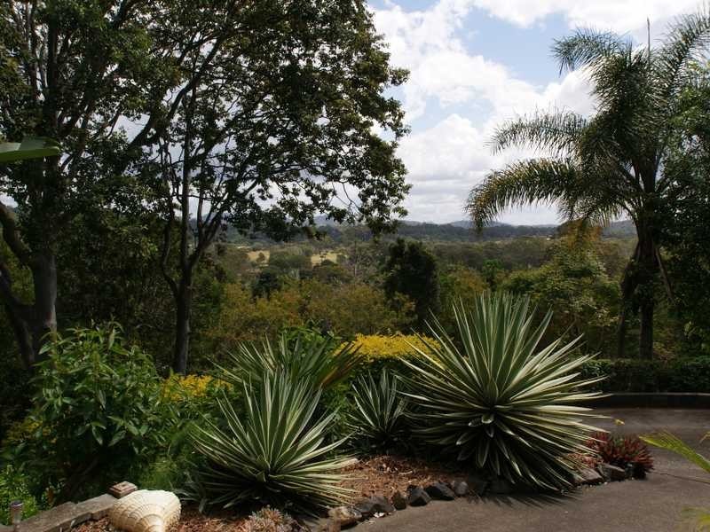 4 Narooma Drive, Ocean Shores NSW 2483