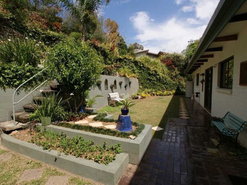 4 Narooma Drive, Ocean Shores NSW 2483