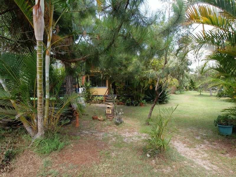 16 Beach Avenue, South Golden Beach NSW 2483