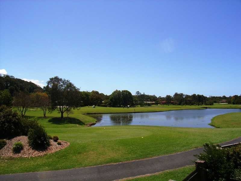 2 Coonawarra Court, Ocean Shores NSW 2483