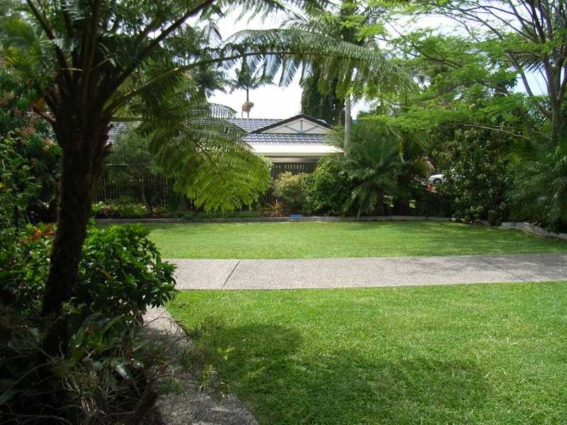 2 Coonawarra Court, Ocean Shores NSW 2483