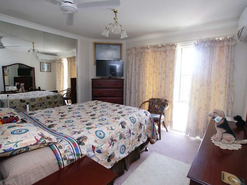 2 Coonawarra Court, Ocean Shores NSW 2483