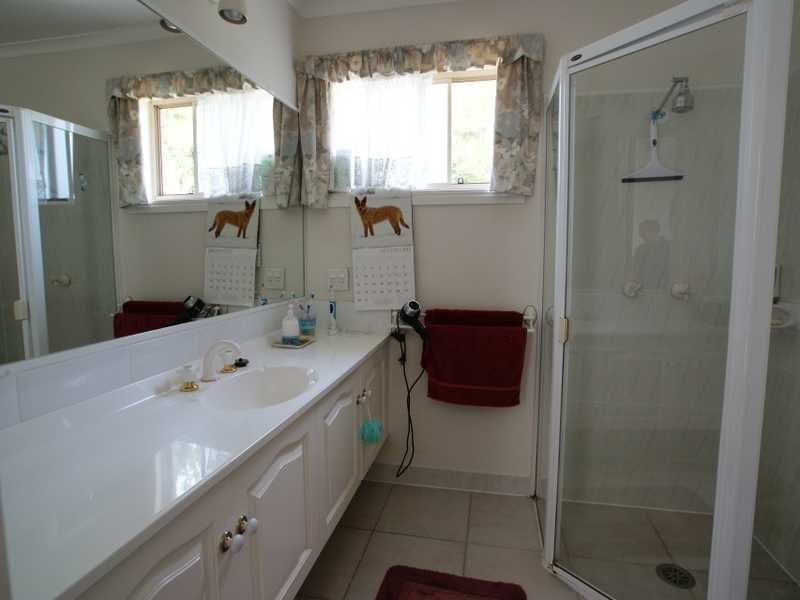 2 Coonawarra Court, Ocean Shores NSW 2483