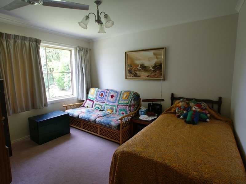 2 Coonawarra Court, Ocean Shores NSW 2483