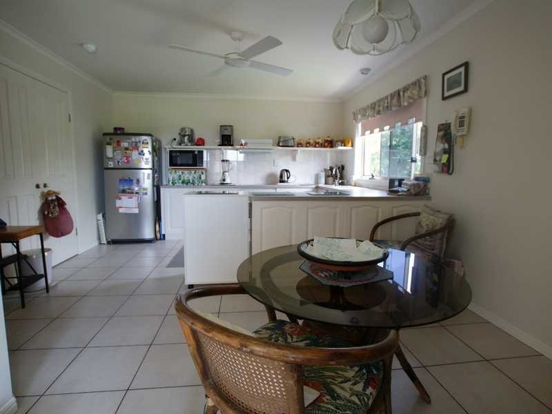 2 Coonawarra Court, Ocean Shores NSW 2483