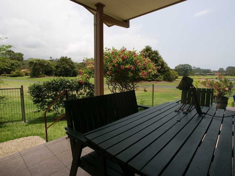 2 Coonawarra Court, Ocean Shores NSW 2483