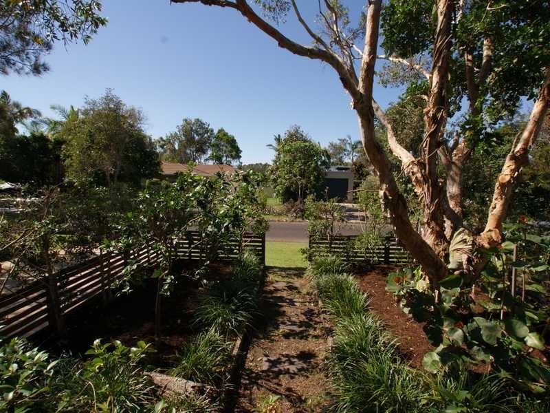 2/5 Barkala Court, Ocean Shores NSW 2483
